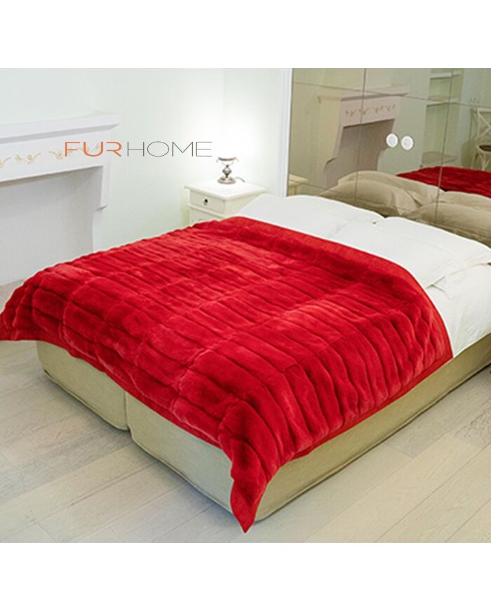 Der ultimative Luxus: Decke aus rotem Chinchillafell